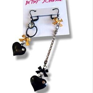 Black heart long drop earrings with rhinestones cute 🖤